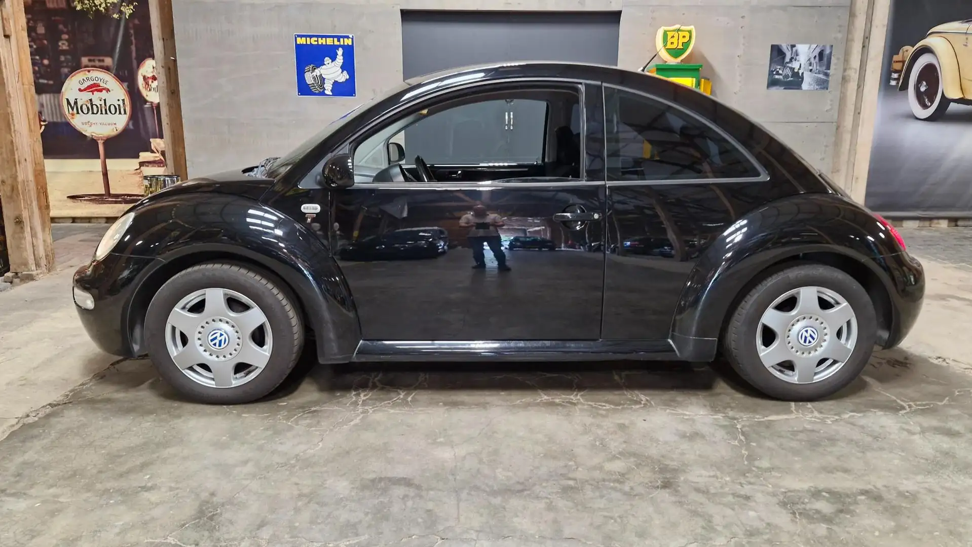 Volkswagen New Beetle 1.8-5V Turbo Highline 150PK | Airco | LMV | NAP Noir - 2