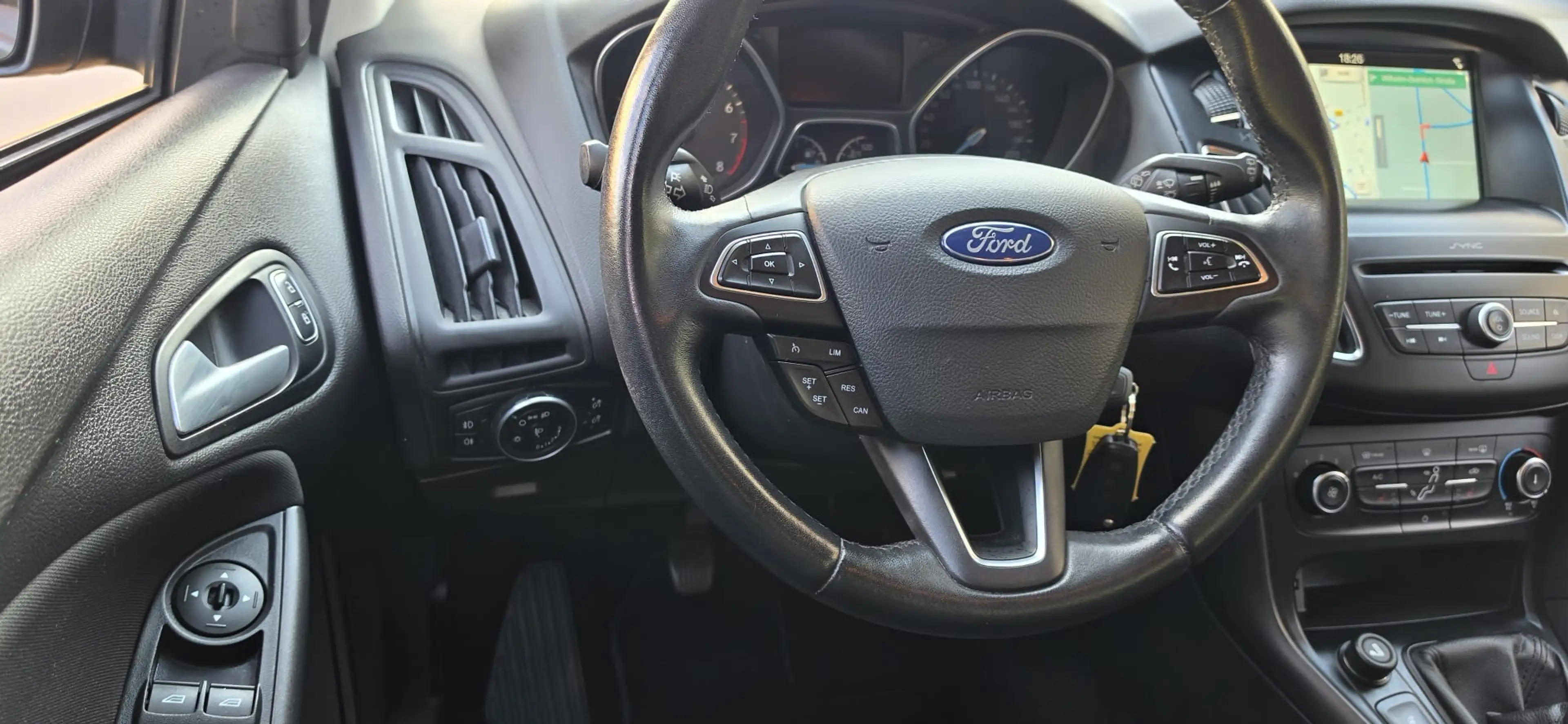 Ford Focus Business — photo 6