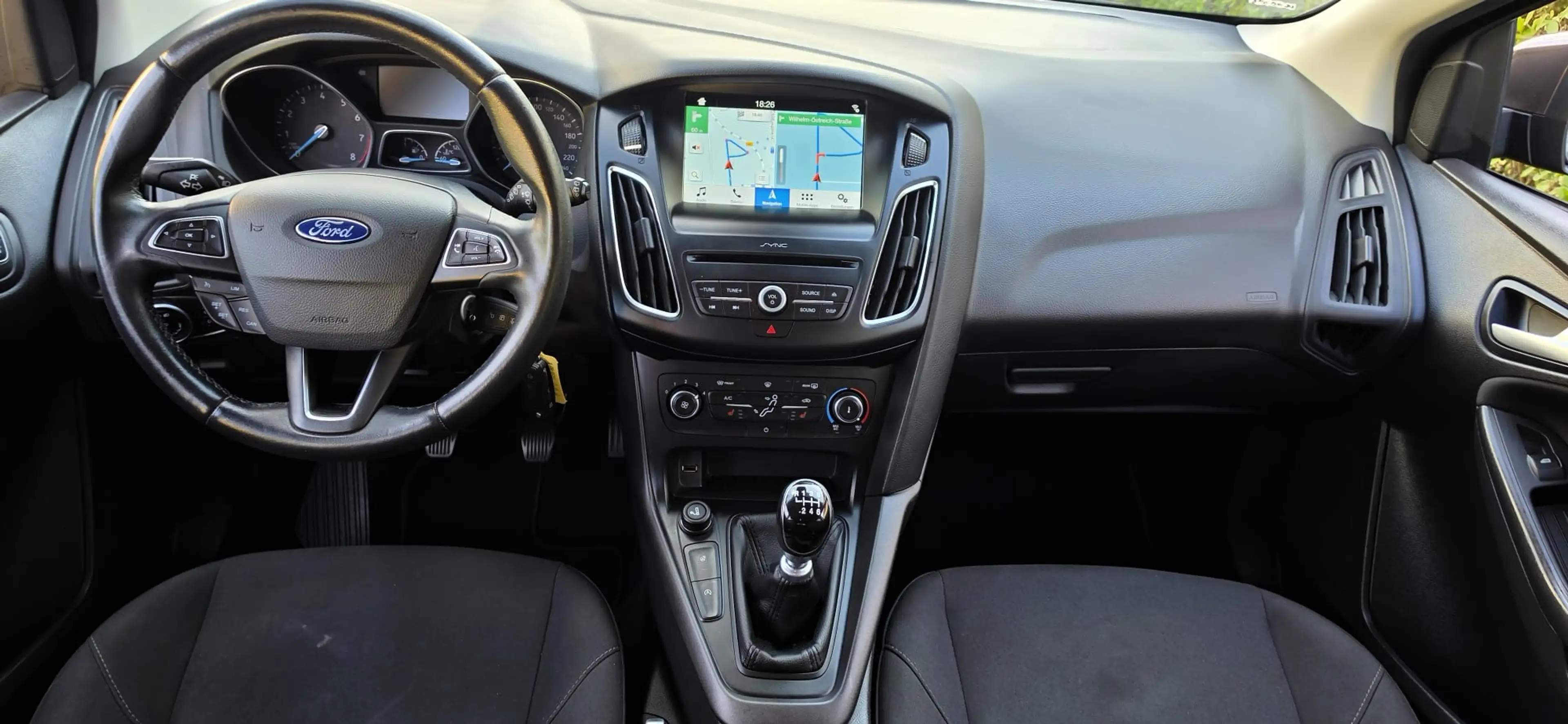 Ford Focus Business — photo 5