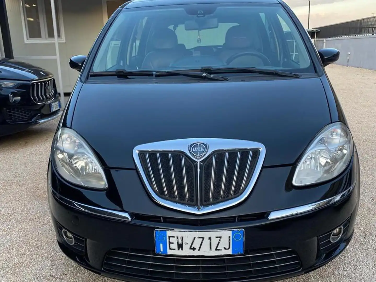 Lancia MUSA Musa II 2007 1.3 mjt Oro s Noir - 2