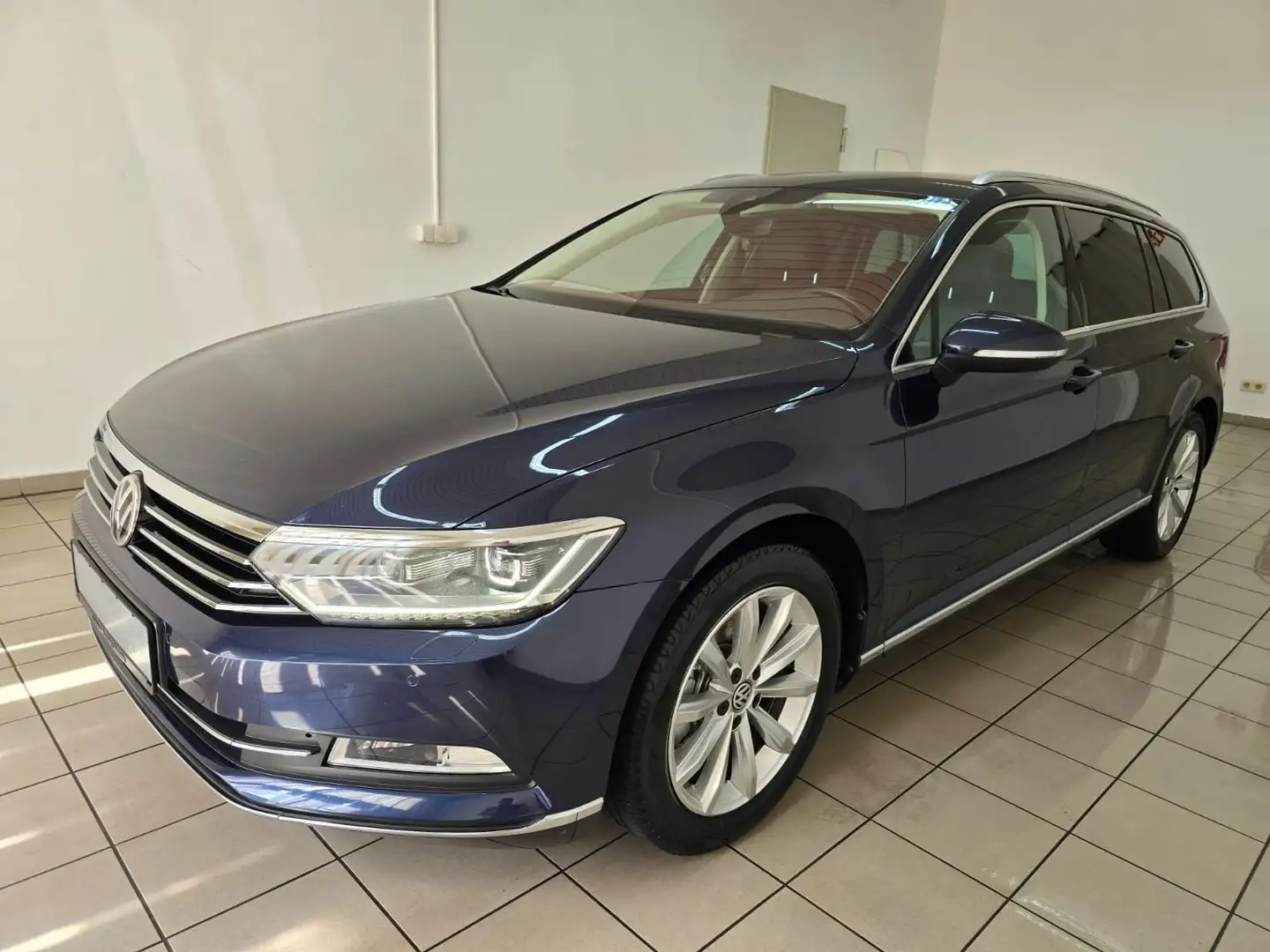 Volkswagen Passat Variant 1.4 TSI Highline LED Dynaudio ACC AHK 360 1.Hand Bleu - 1