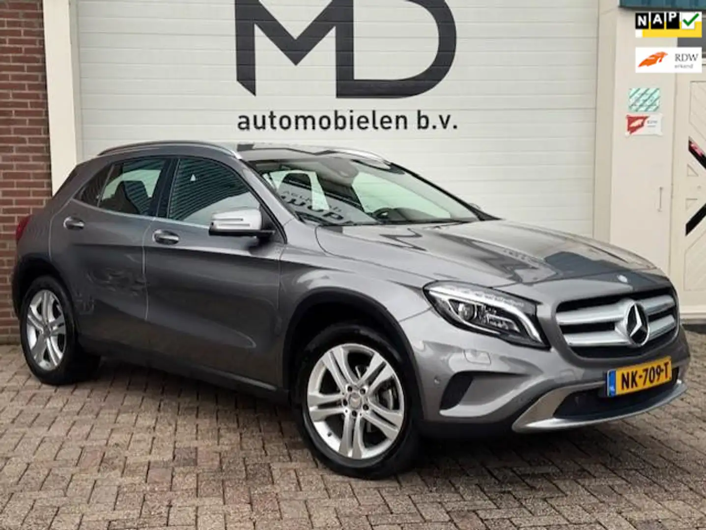 Mercedes-Benz GLA 180 Prestige - Dealer onderhouden Grau - 1