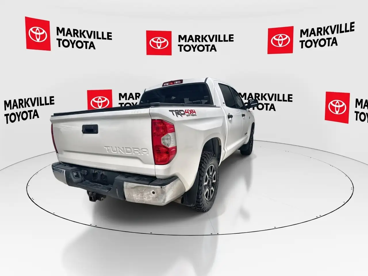 Toyota Tundra снимка Toyota Tundra