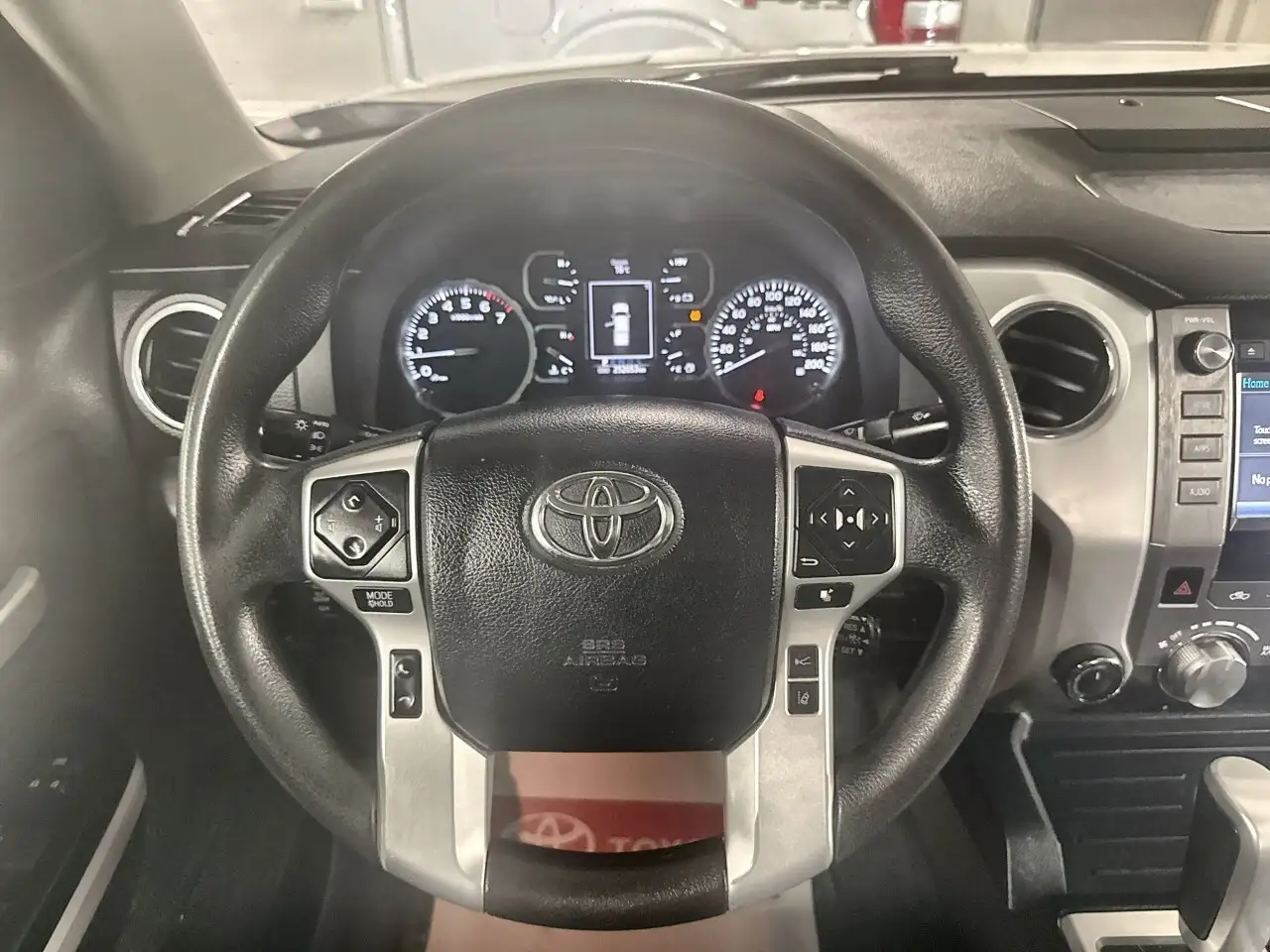Toyota Tundra снимка Toyota Tundra