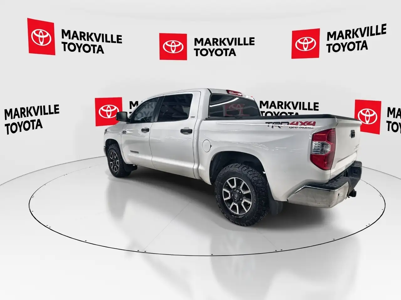 Toyota Tundra снимка Toyota Tundra