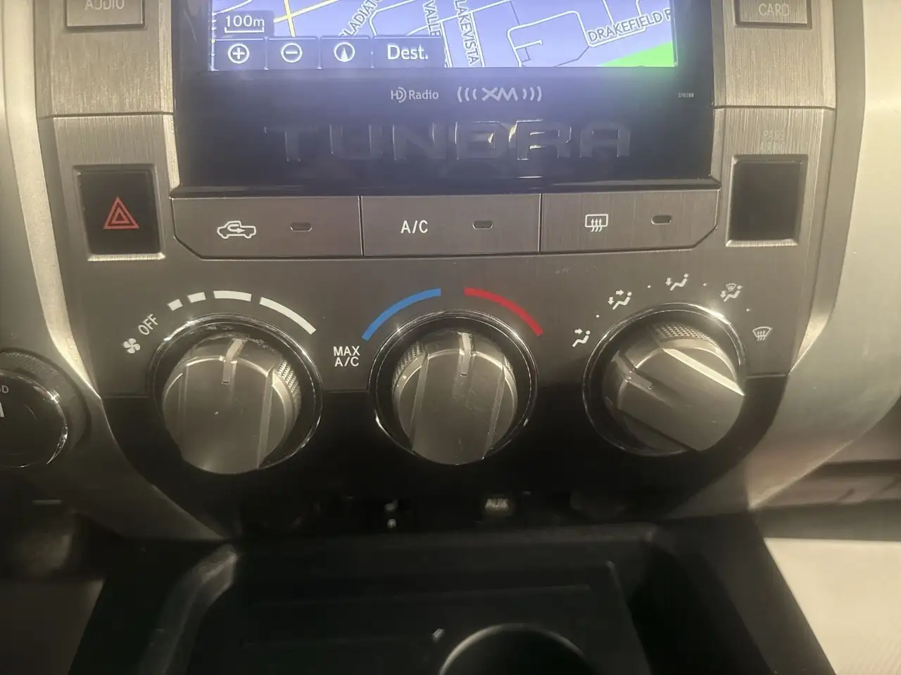 Toyota Tundra снимка Toyota Tundra