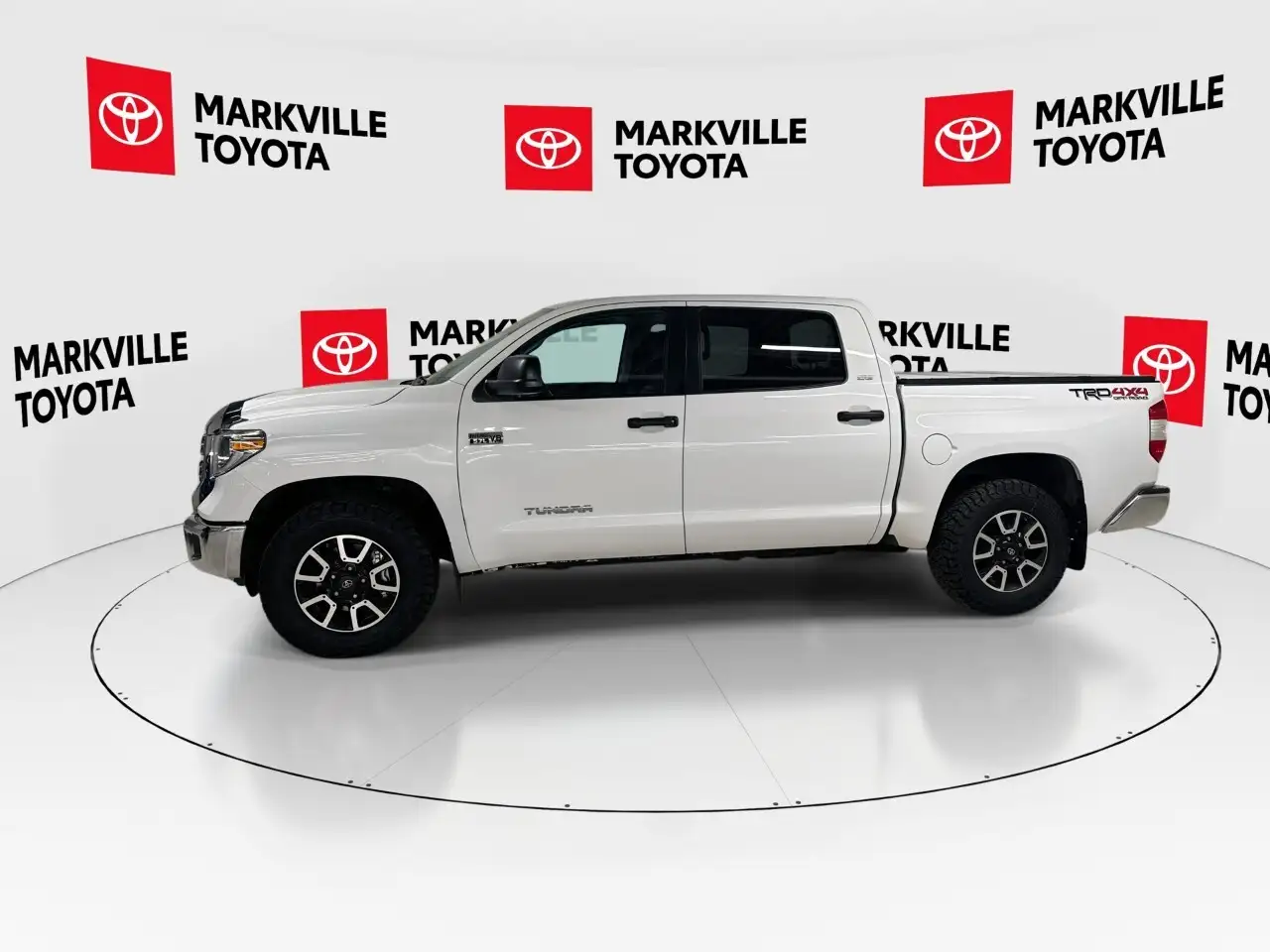 Toyota Tundra снимка Toyota Tundra
