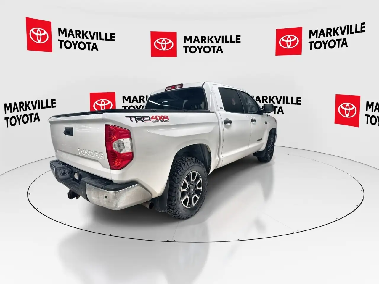 Toyota Tundra снимка Toyota Tundra