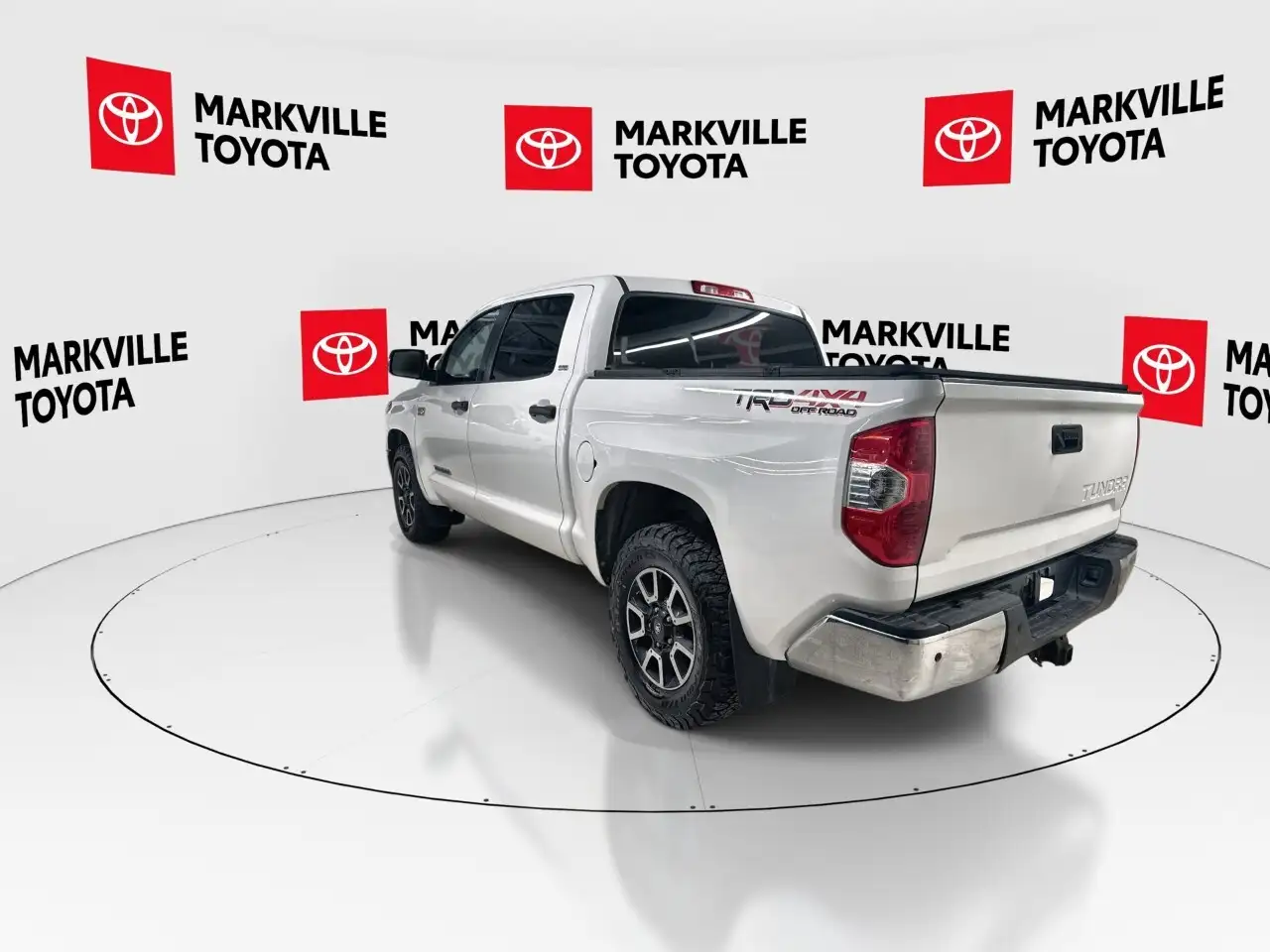 Toyota Tundra снимка Toyota Tundra