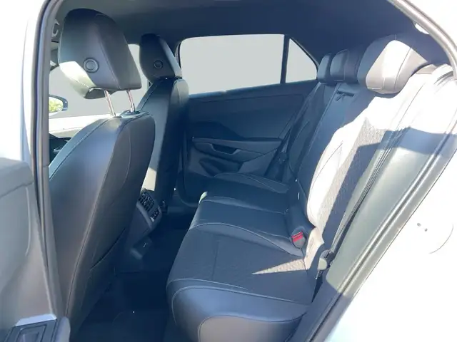Volkswagen T-Roc view 12