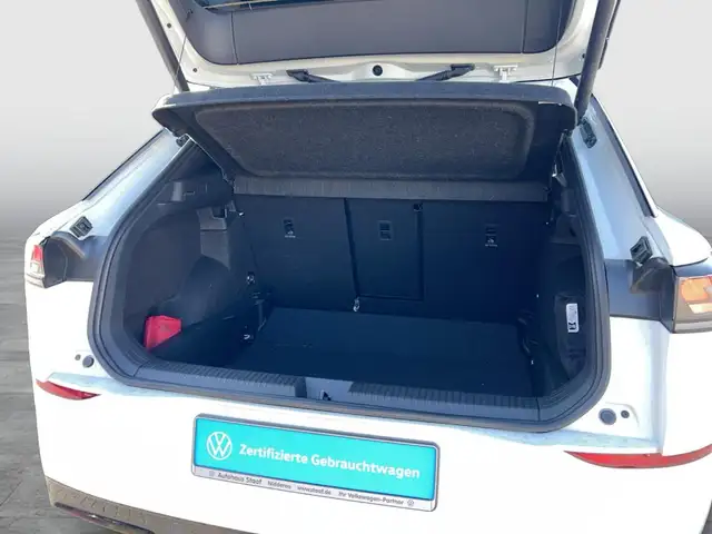 Volkswagen T-Roc view 13