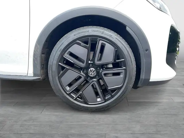 Volkswagen T-Roc view 7