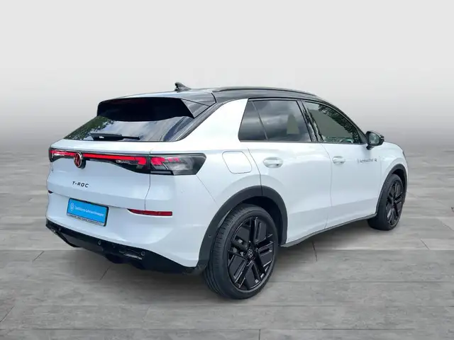 Volkswagen T-Roc view 5