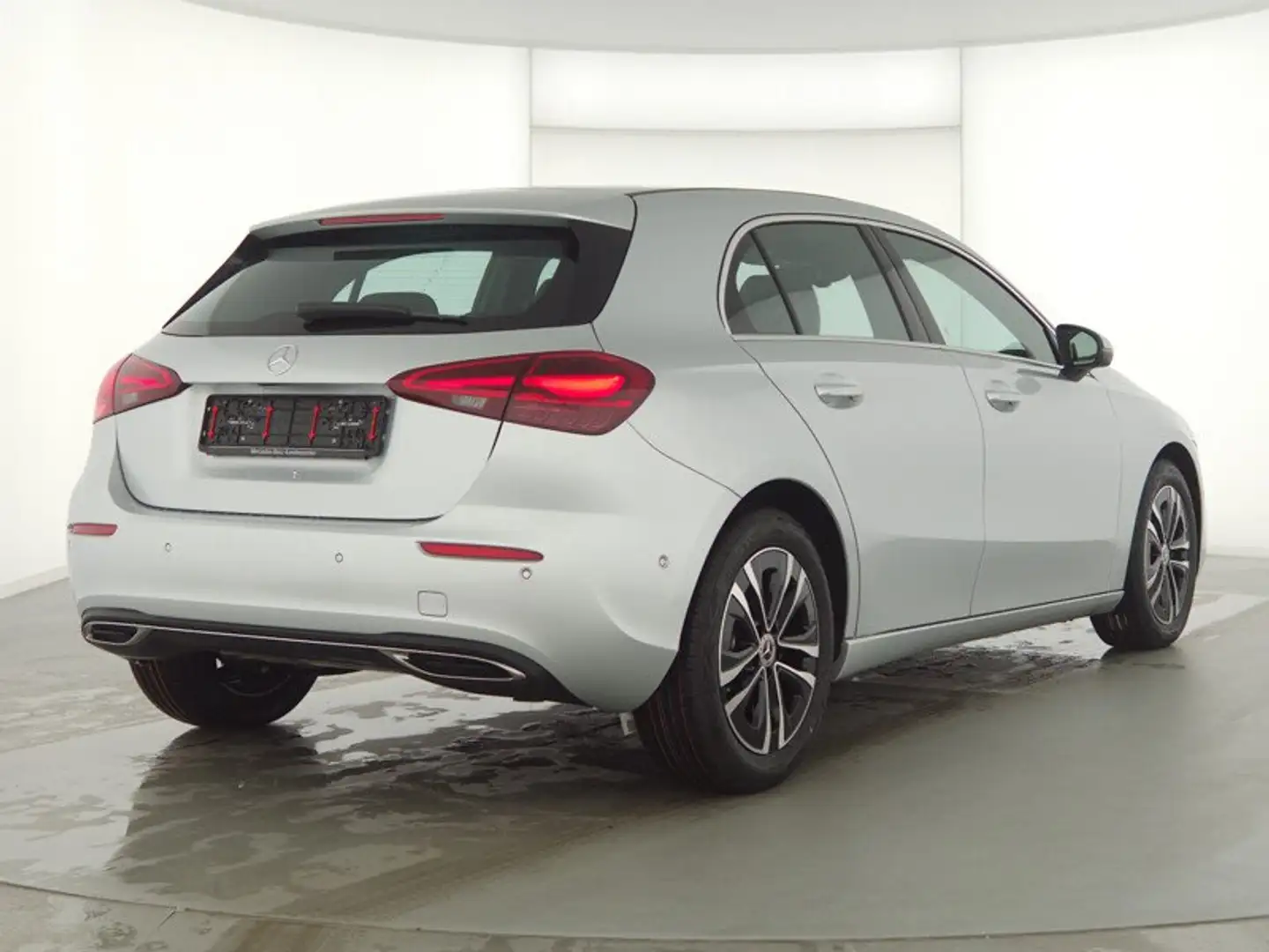 Mercedes-Benz A 180 Progressive Adv. Navi LED Kamera Lkr.hzg Argent - 2