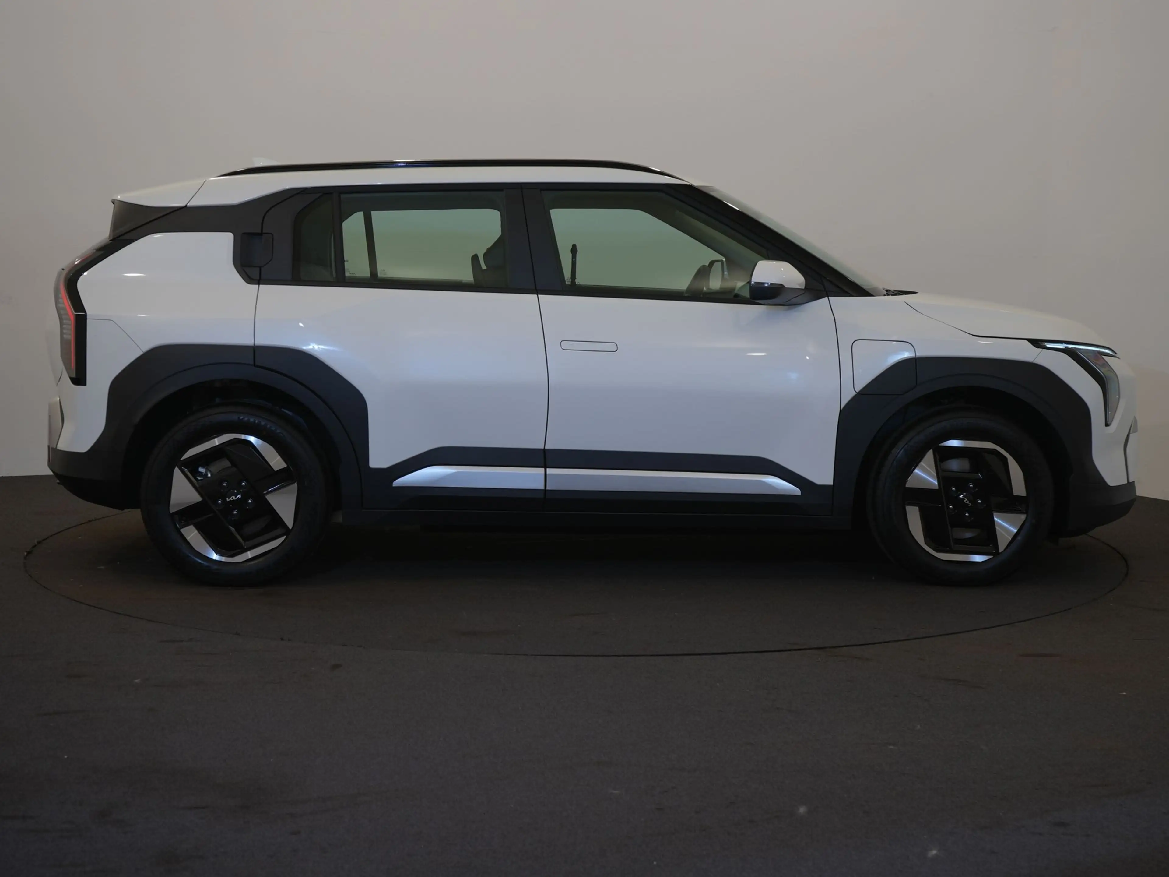 Kia EV3 Business 81,4 kWh — photo 5