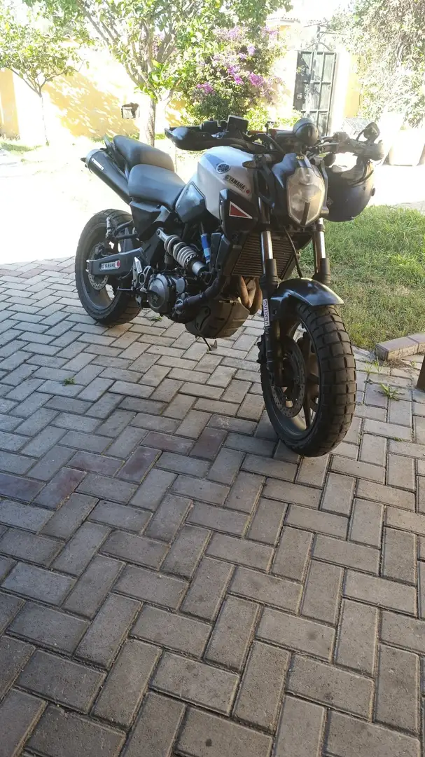 Yamaha MT-03 Biały - 1