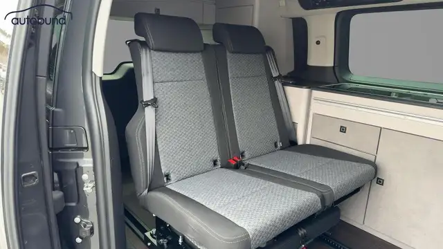 Peugeot Traveller view 7