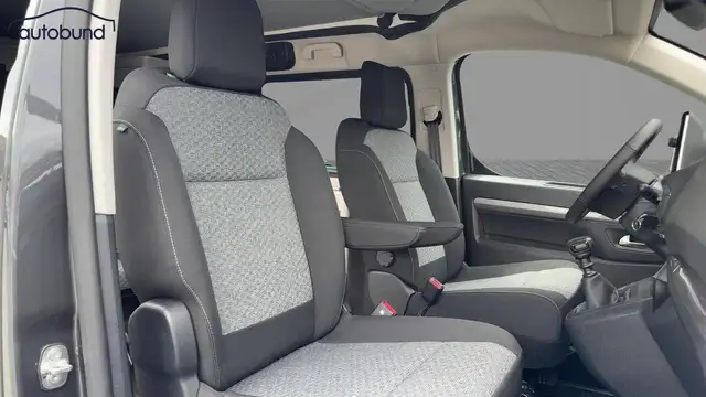 Peugeot Traveller view 6