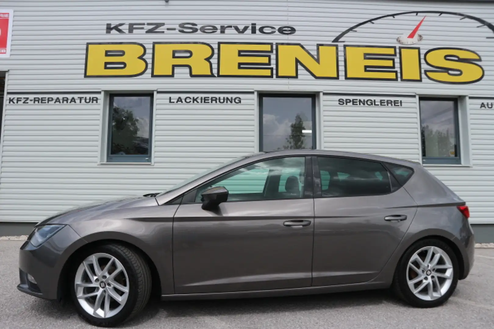 SEAT Leon Style 1,2 TSI Start/Stop Grau - 1