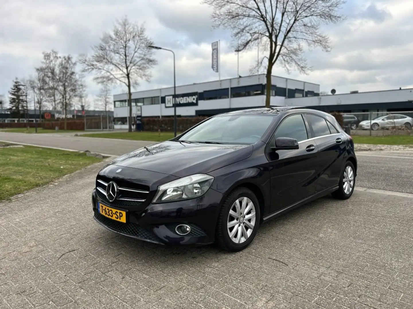 Mercedes-Benz A 180 Prestige Panaroma Paars - 2