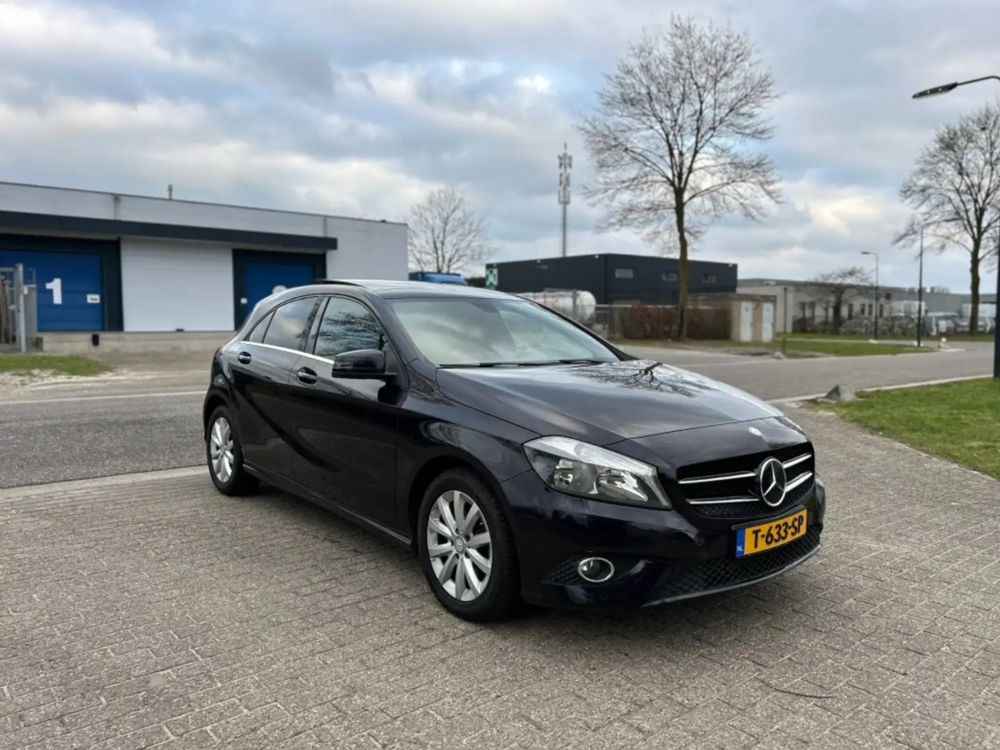 Mercedes-Benz A 180 Prestige Panaroma Paars - 1