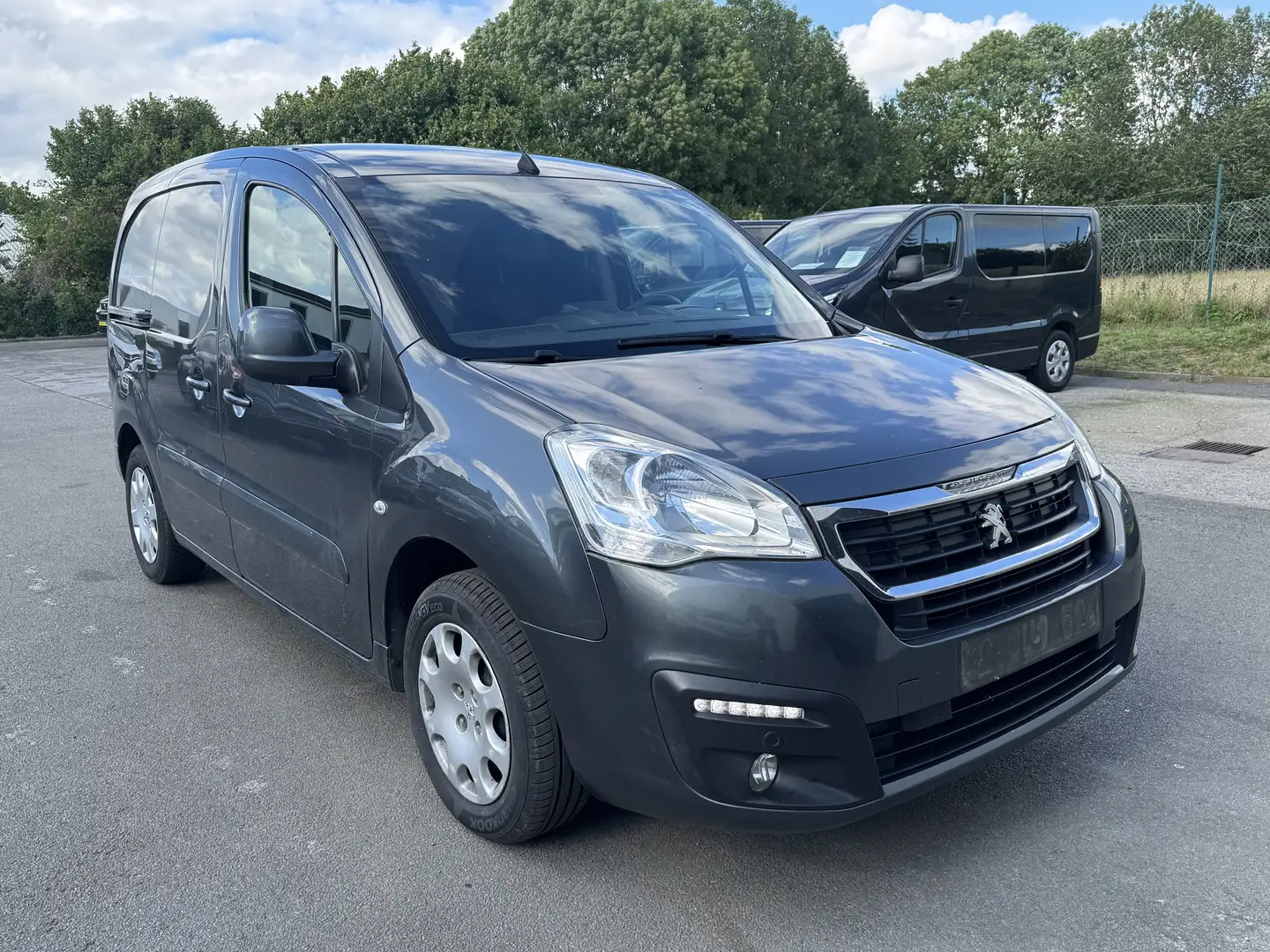 Peugeot Partner 1.6 BlueHDi L1H1 Premium 120 ETG S/S Gris - 2
