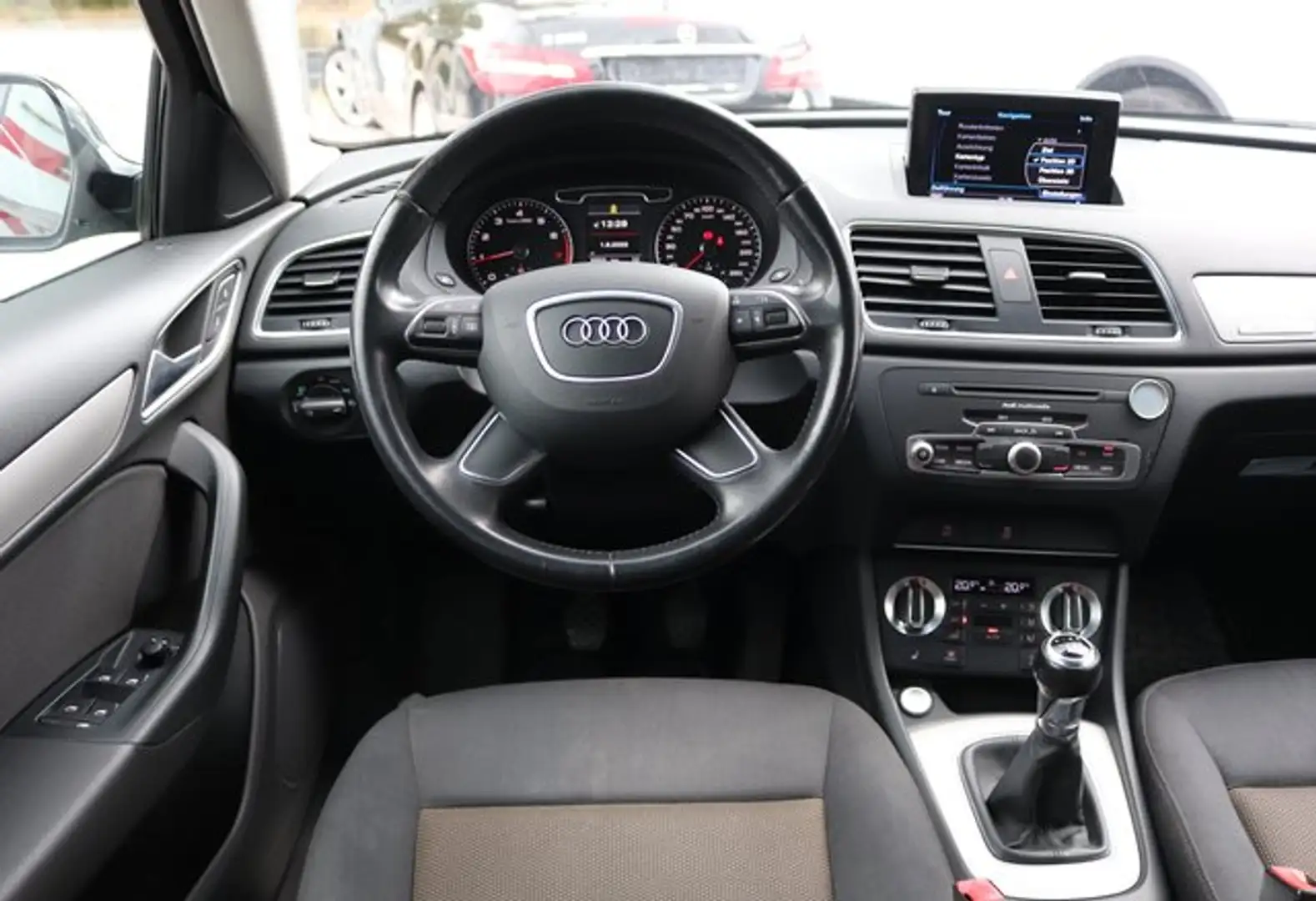 Audi Q3 2.0 TFSI Quat. Scheckheft*Navi*BiXen*AHK* Blau - 2