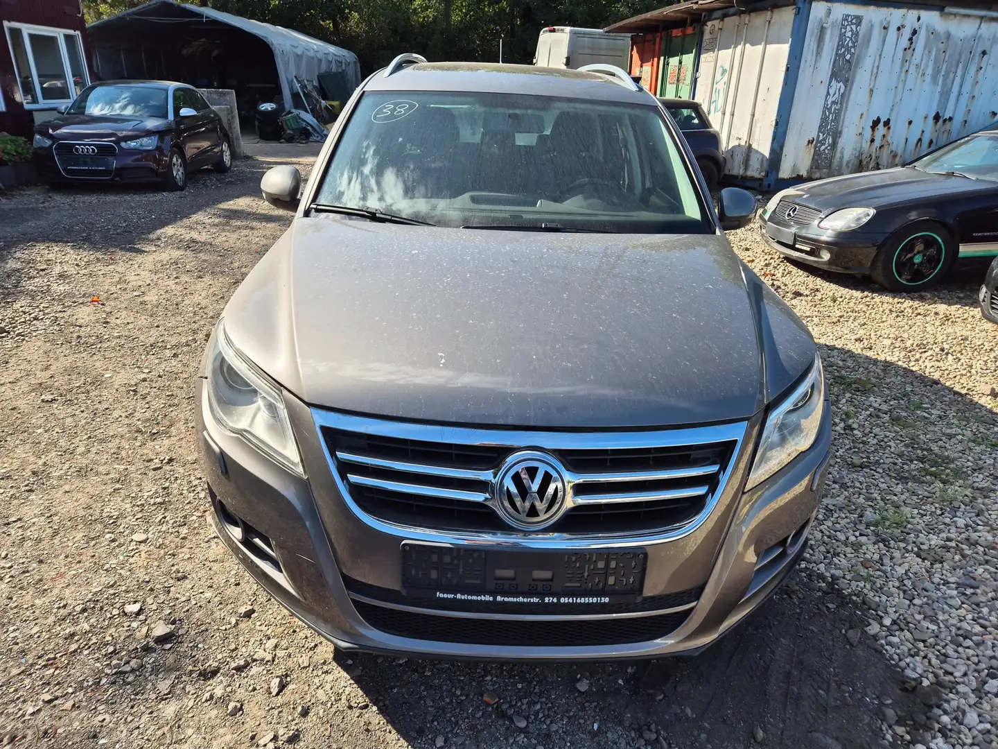 Volkswagen Tiguan Sport Automatik Grau - 2