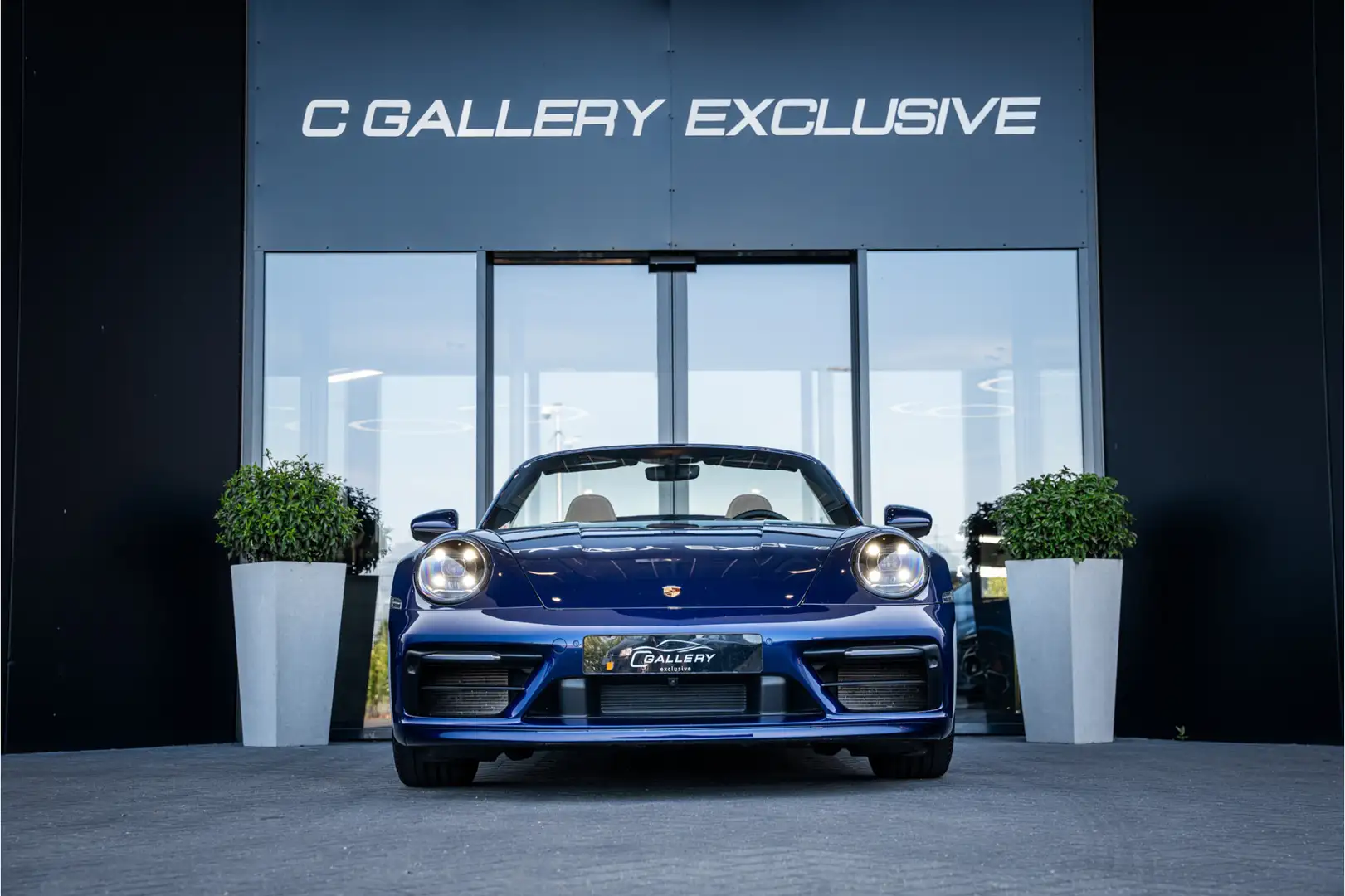 Porsche 992 992 Cabrio 3.0 Carrera 4 S - Sport Chrono l NL aut Blauw - 2