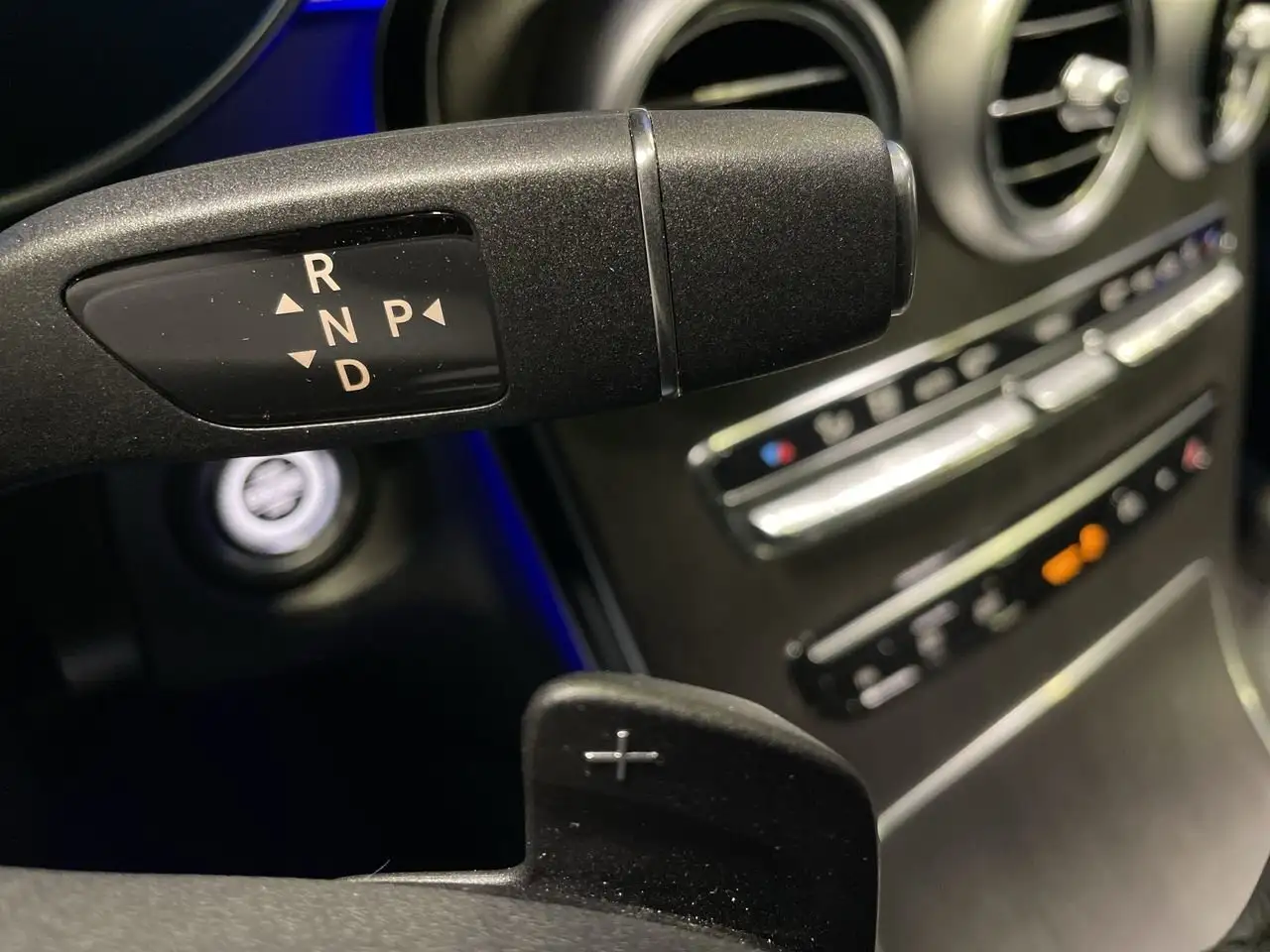 Mercedes-Benz GLC снимка Mercedes-Benz GLC