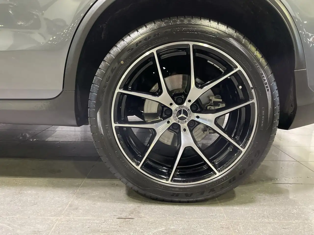 Mercedes-Benz GLC снимка Mercedes-Benz GLC