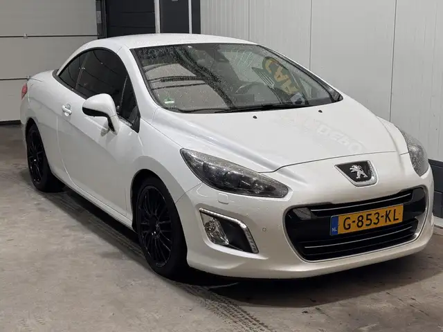 Peugeot 308 view 4