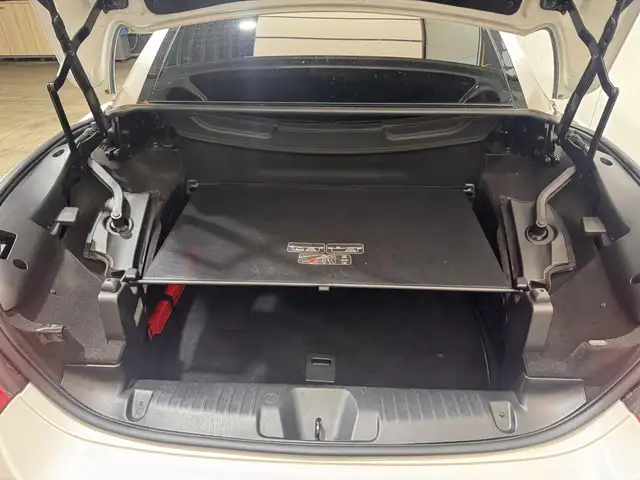 Peugeot 308 view 13