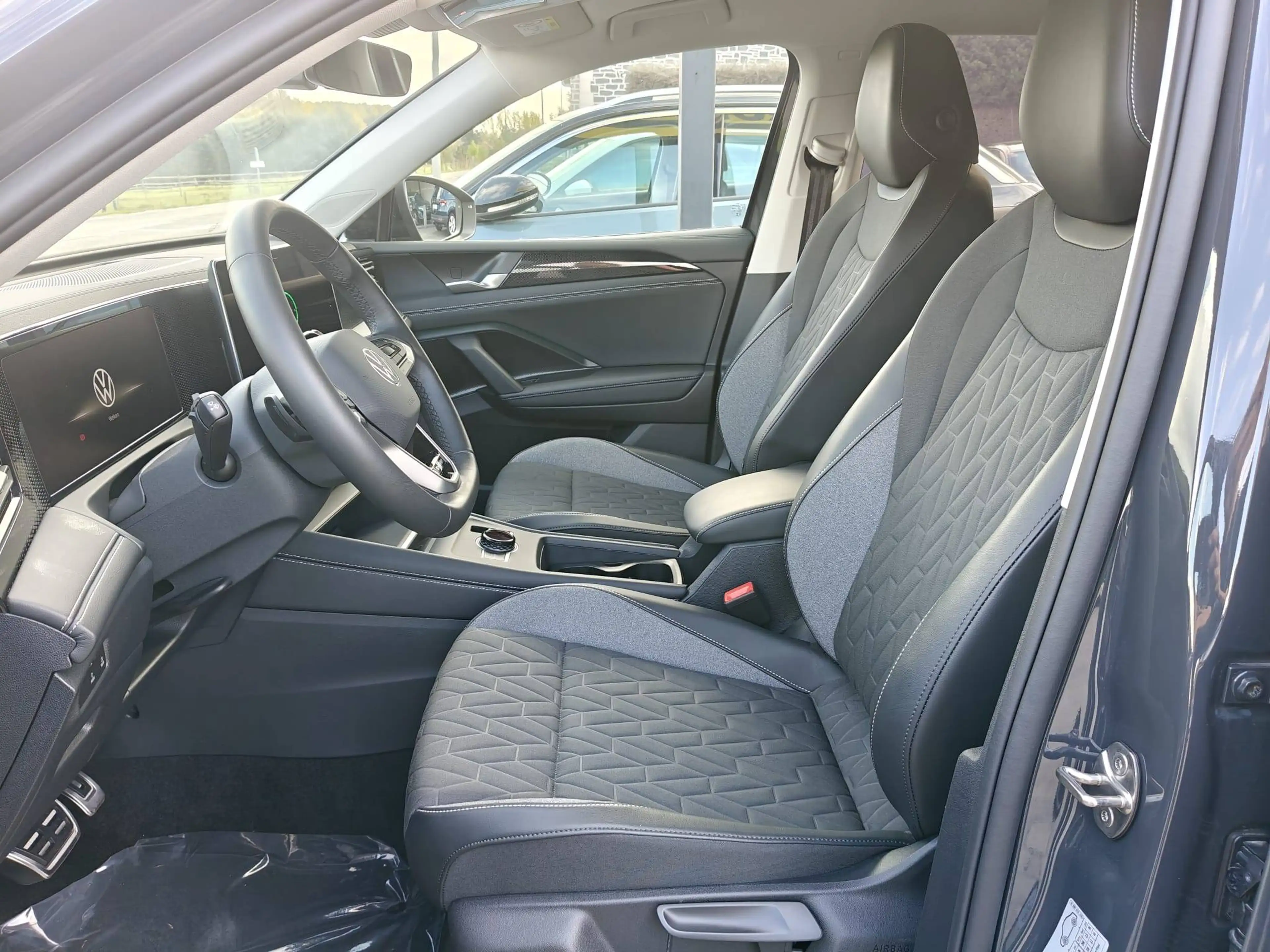 Volkswagen Tiguan Tiguan 1.5 eTSI mHEV ACT Life OPF DSG Life 150 pk — photo 9