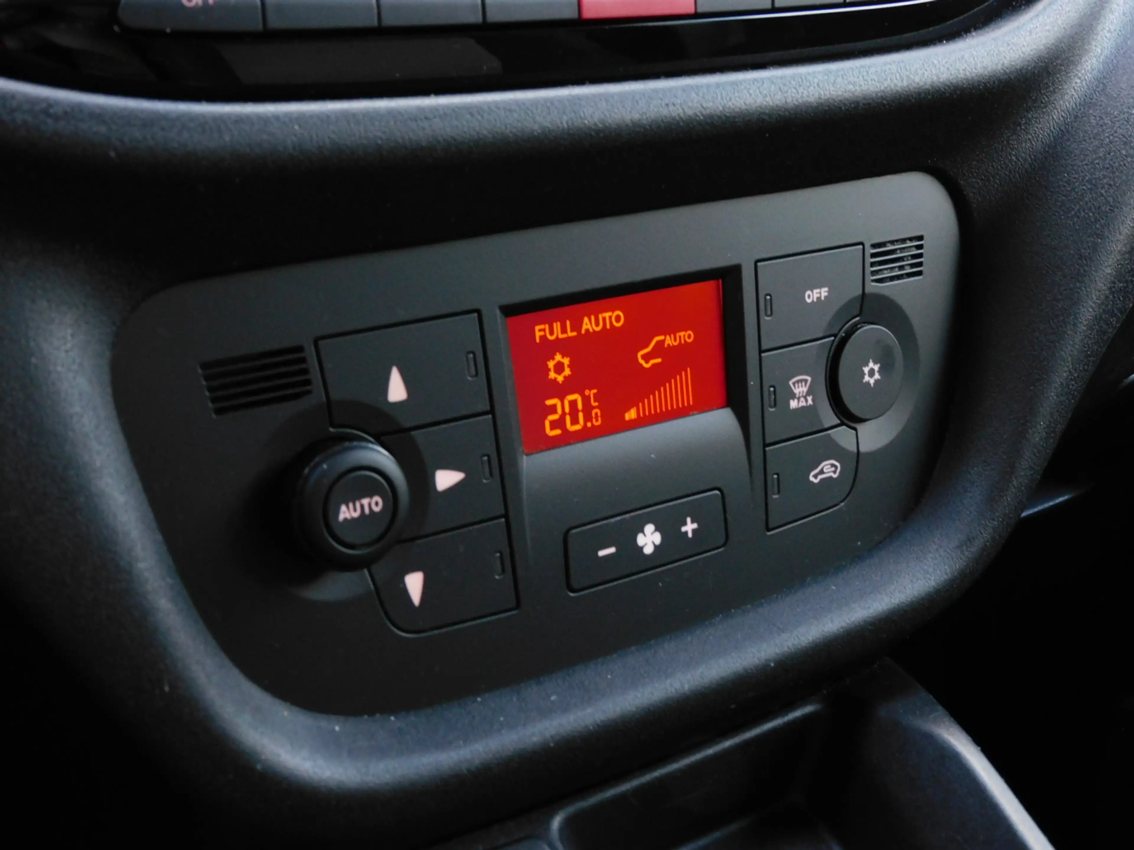 Fiat Doblo Cargo 1.6 MJ L2H2 XL SX 2e EIGENAAR! NAVI! BLUETOO — photo 19