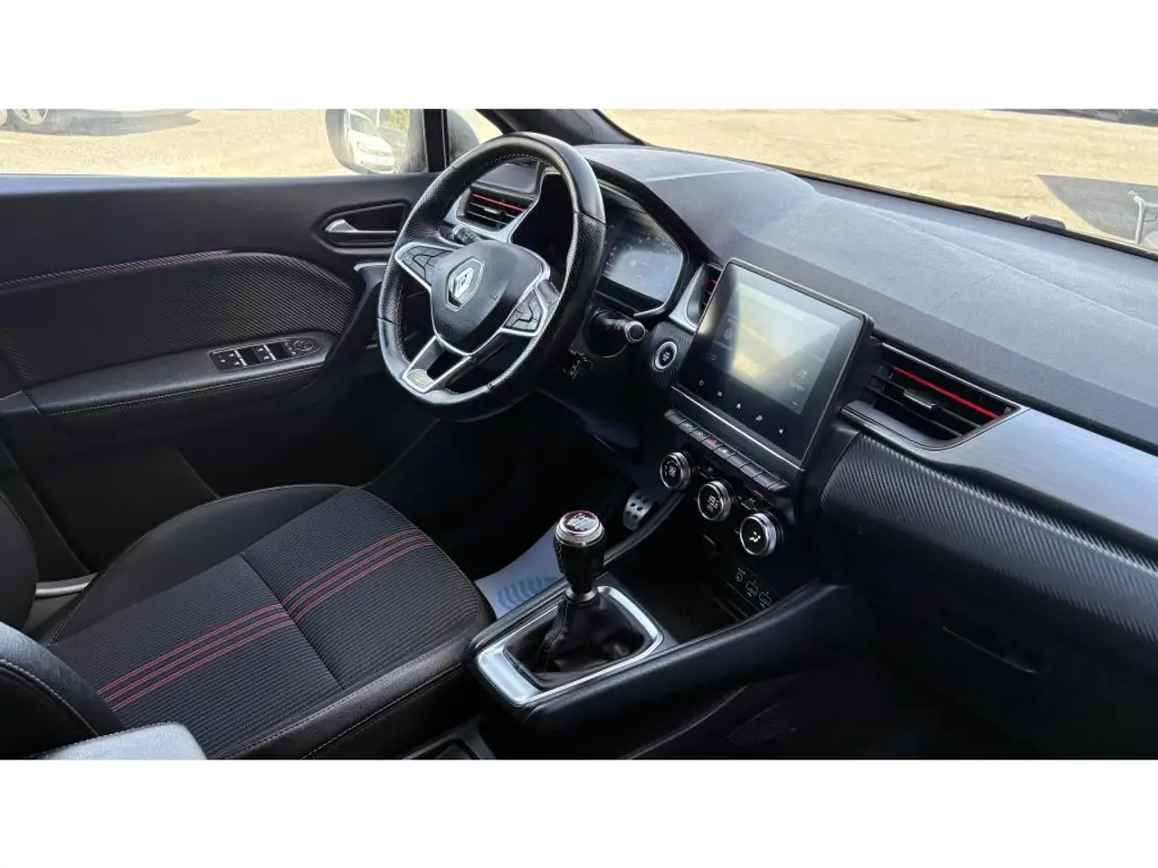 Renault Captur — photo 19