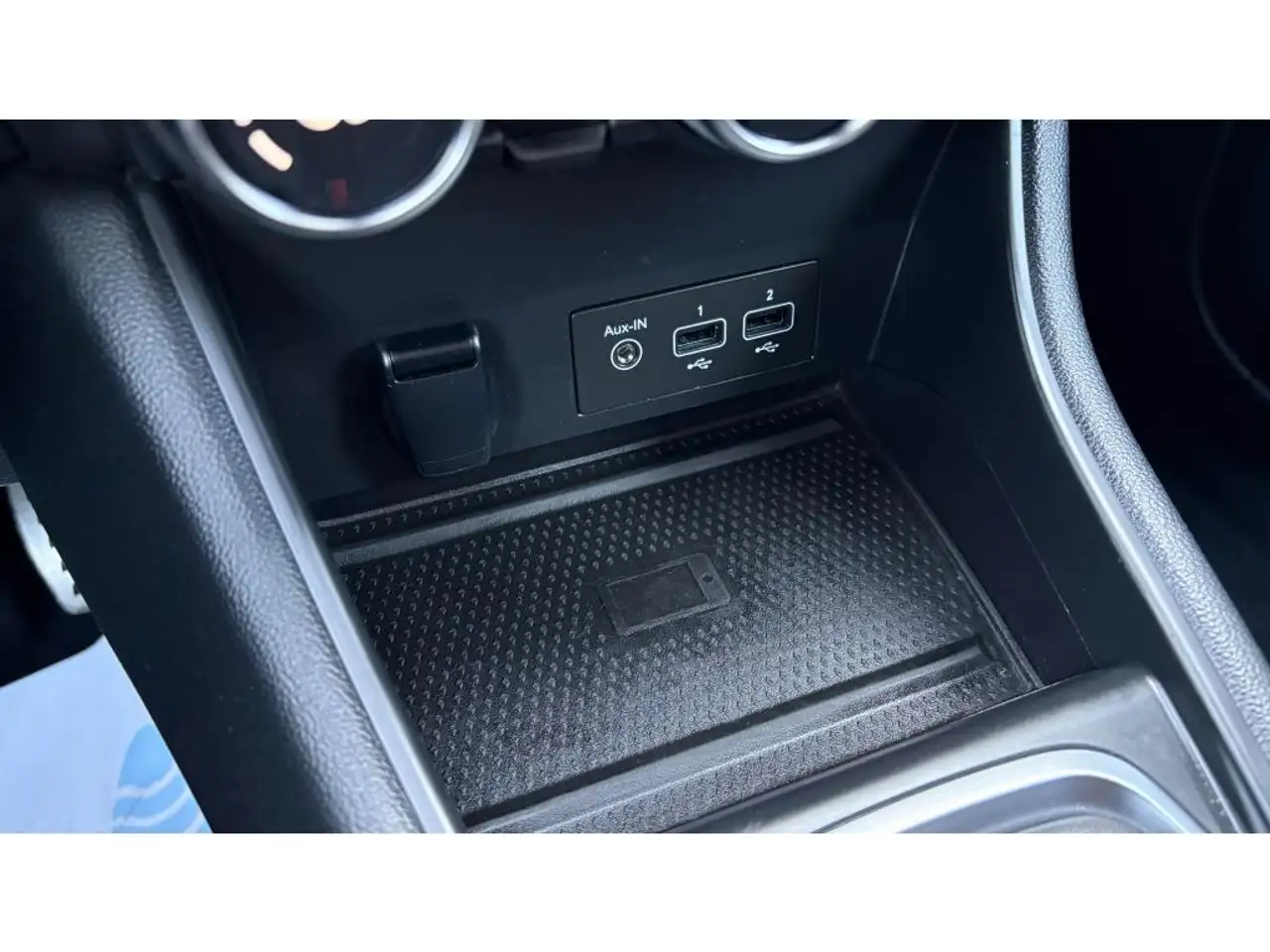 Renault Captur — photo 17