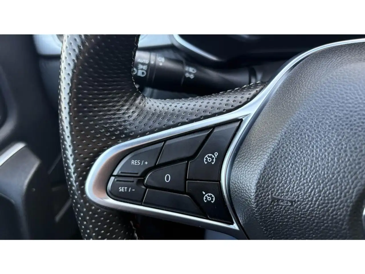 Renault Captur — photo 14
