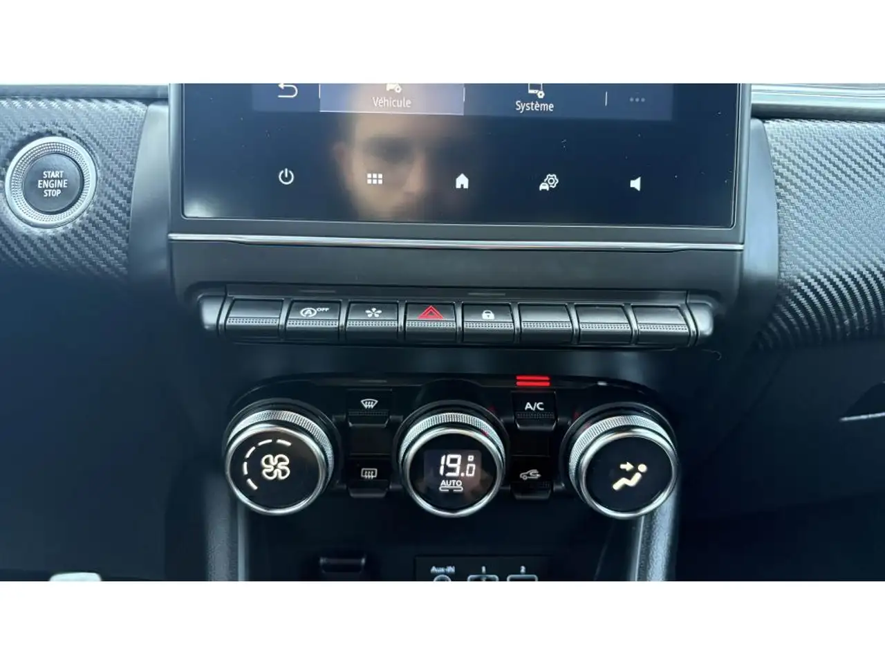 Renault Captur — photo 16