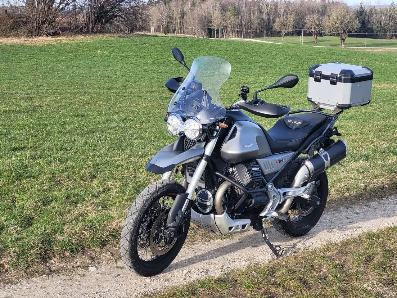 Moto Guzzi V 85 TT