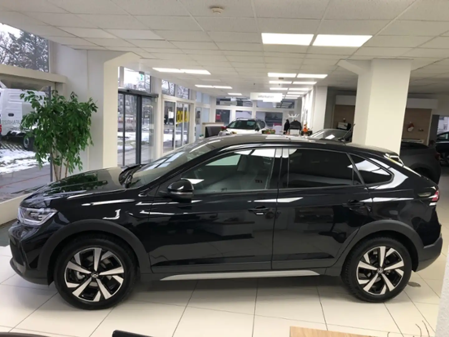 Volkswagen Taigo Style 1.0 TSI DSG Navi Pano IQ.Drive Schwarz - 2