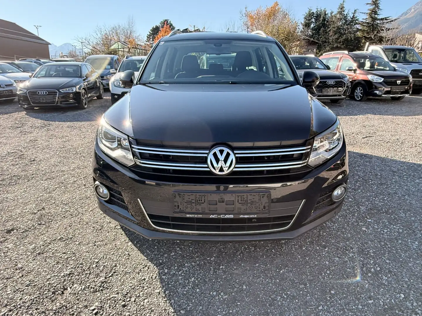 Volkswagen Tiguan Sport Schwarz - 2