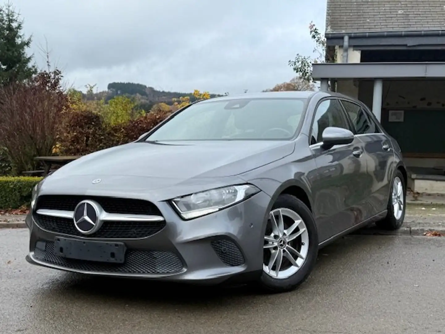 Mercedes-Benz A 180 A 180 d Launch Edition (EU6d-TEMP) Gris - 1