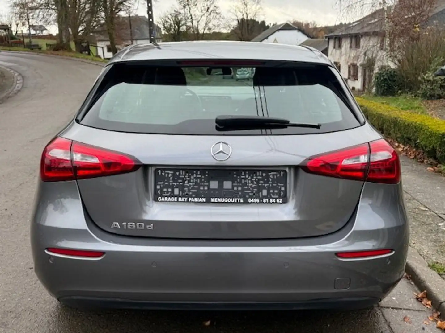 Mercedes-Benz A 180 A 180 d Launch Edition (EU6d-TEMP) Grijs - 2