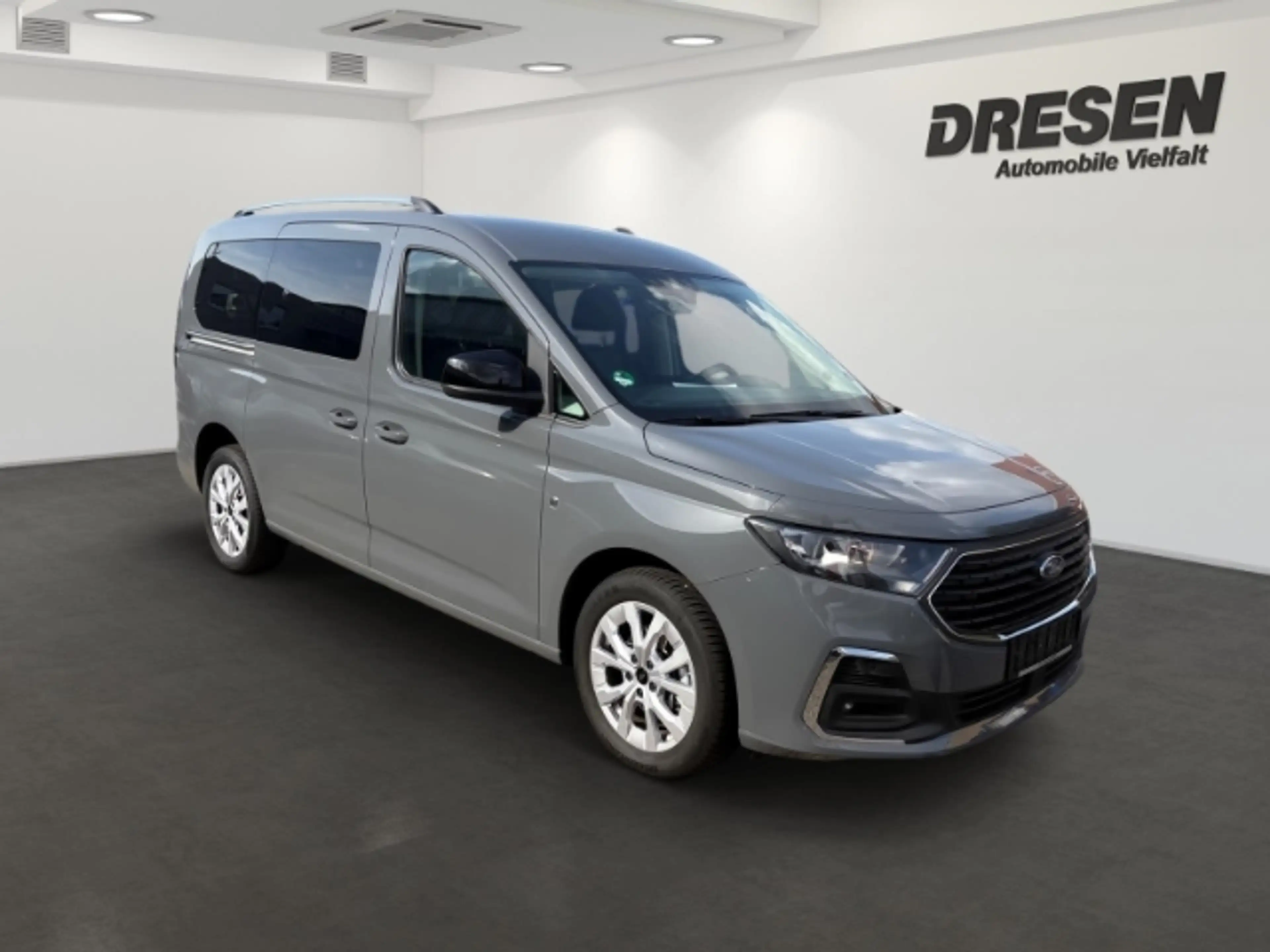 Ford Grand Tourneo PHEV Titanium Winterpaket + Carplay — photo 3