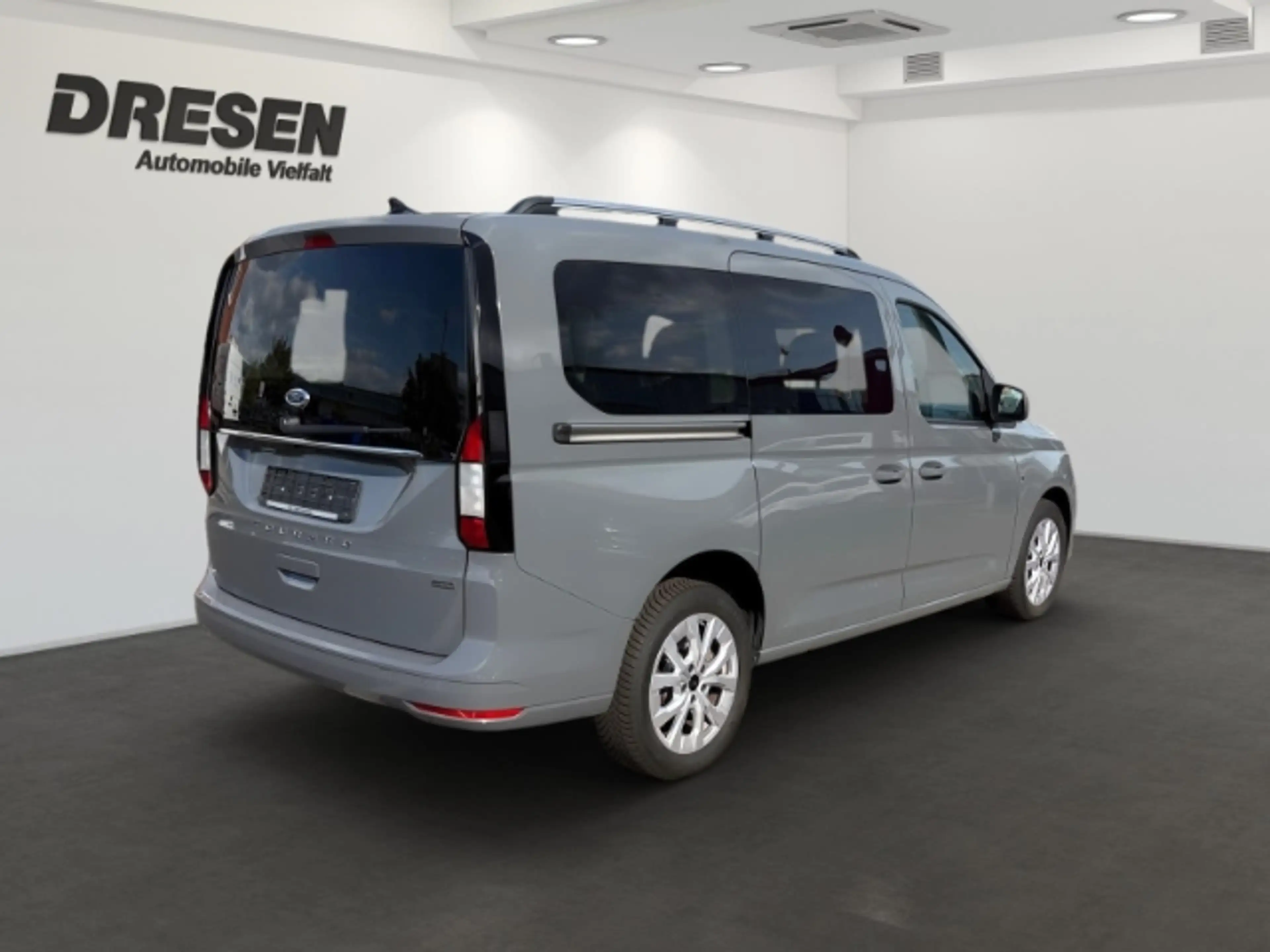 Ford Grand Tourneo PHEV Titanium Winterpaket + Carplay — photo 4