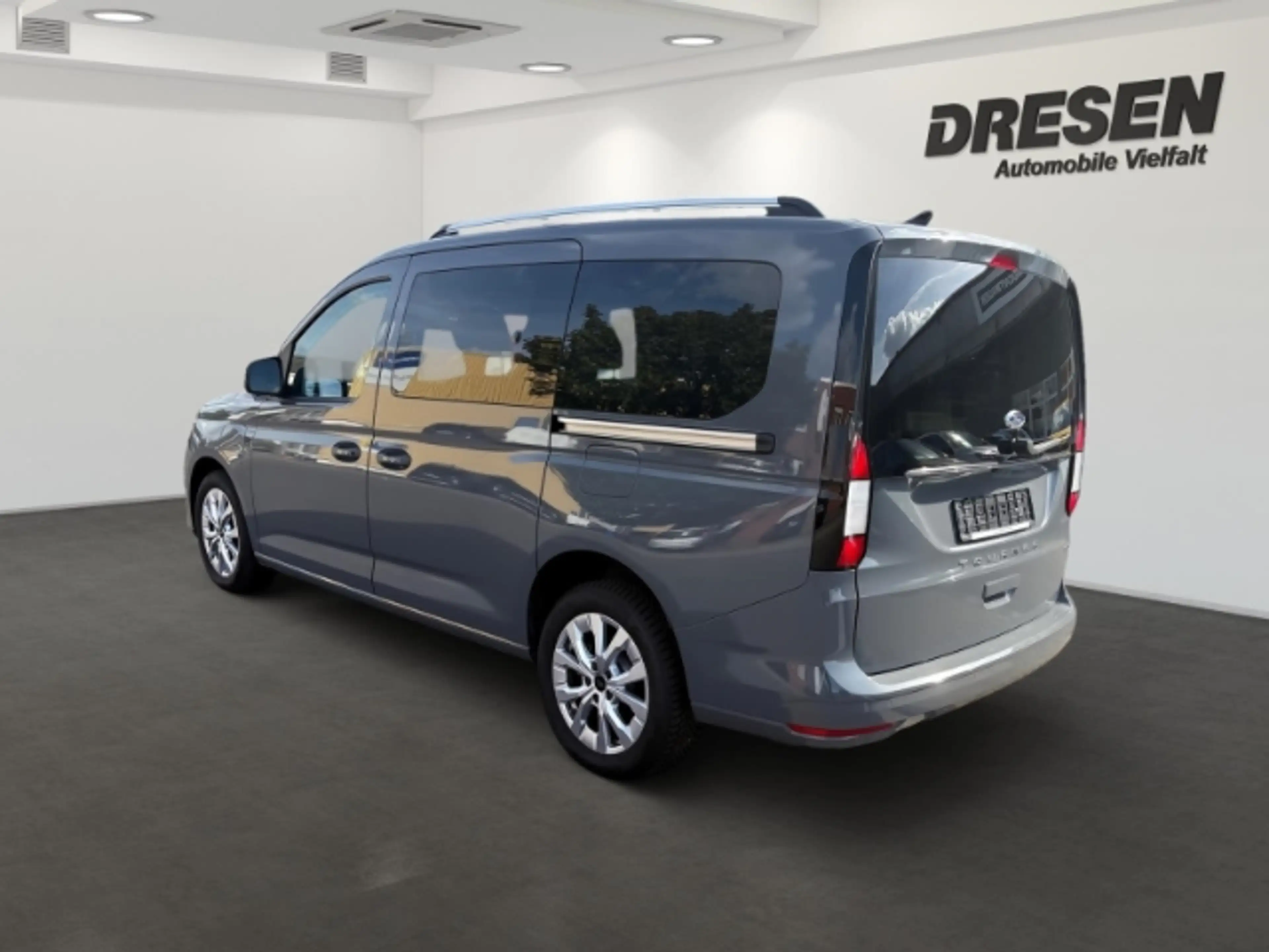 Ford Grand Tourneo PHEV Titanium Winterpaket + Carplay — photo 5