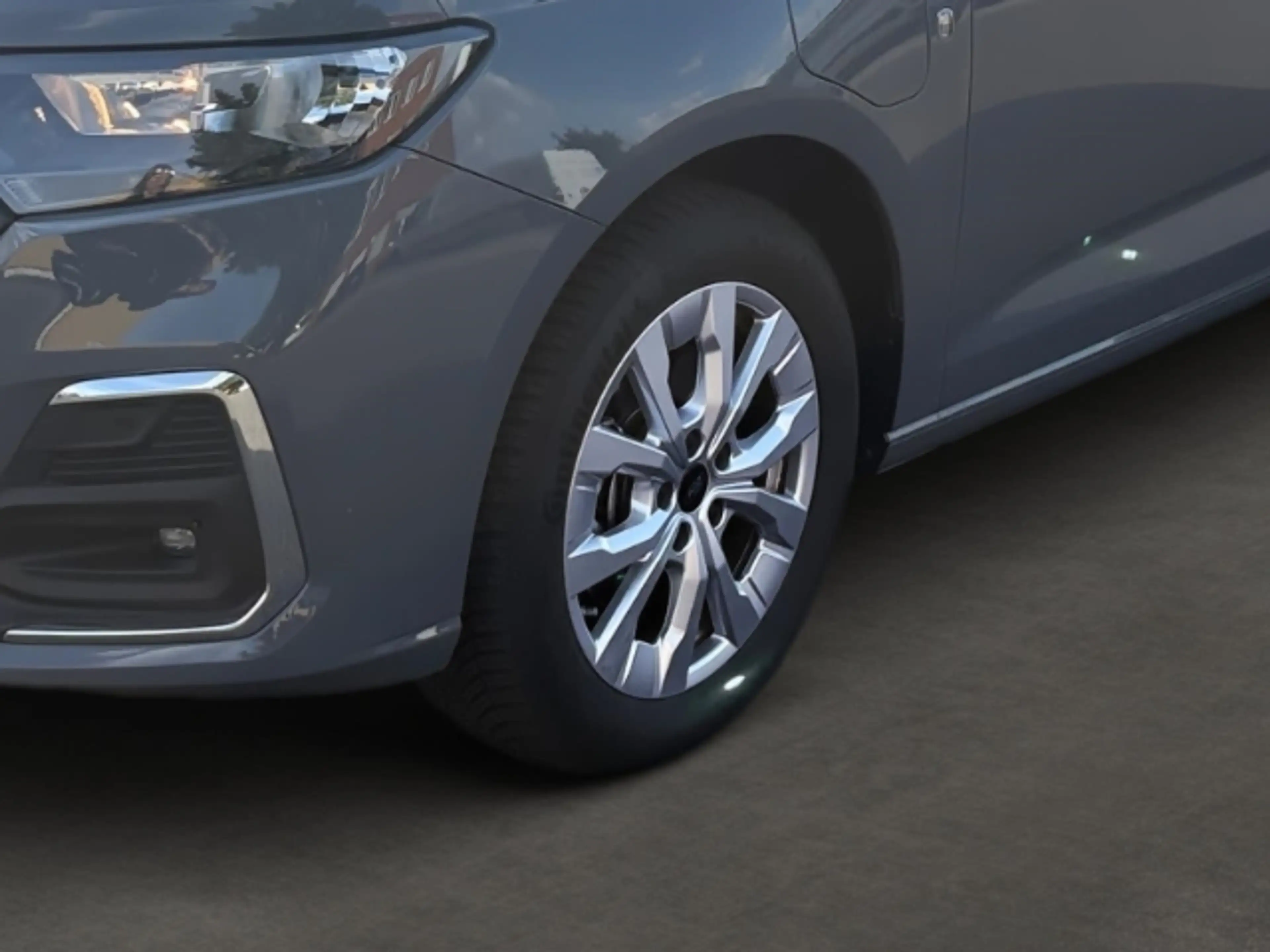 Ford Grand Tourneo PHEV Titanium Winterpaket + Carplay — photo 7