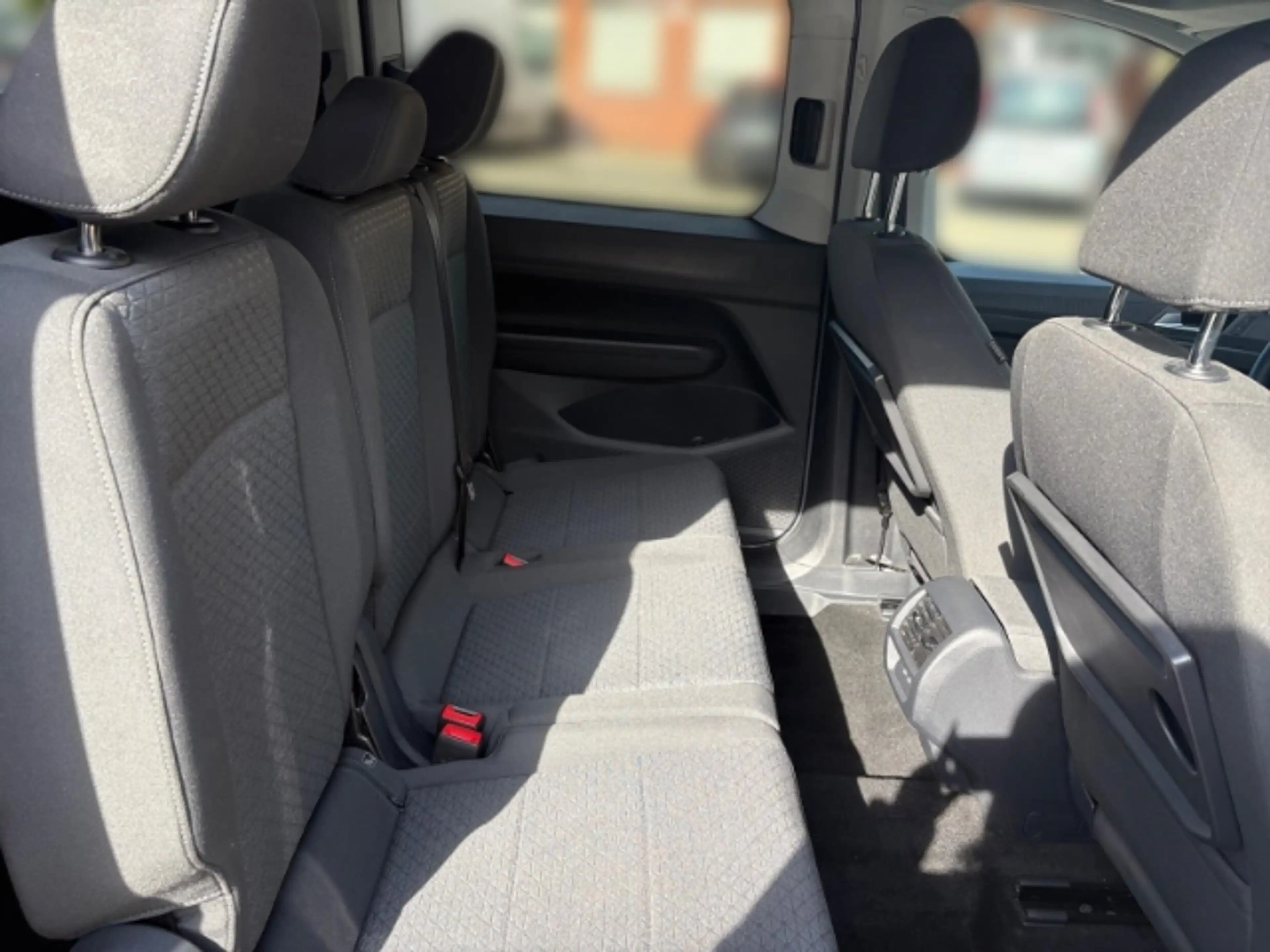 Ford Grand Tourneo PHEV Titanium Winterpaket + Carplay — photo 14