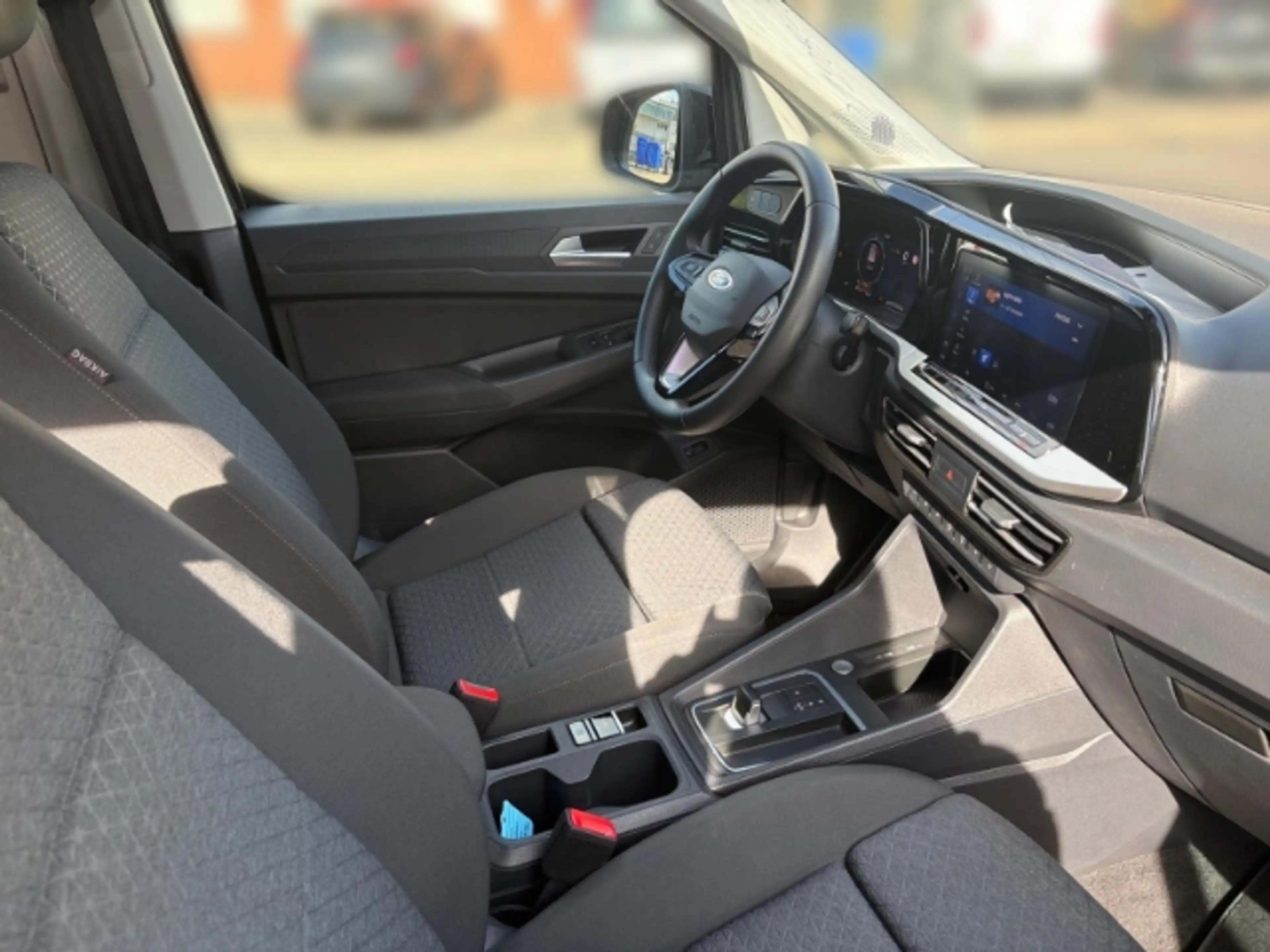 Ford Grand Tourneo PHEV Titanium Winterpaket + Carplay — photo 15